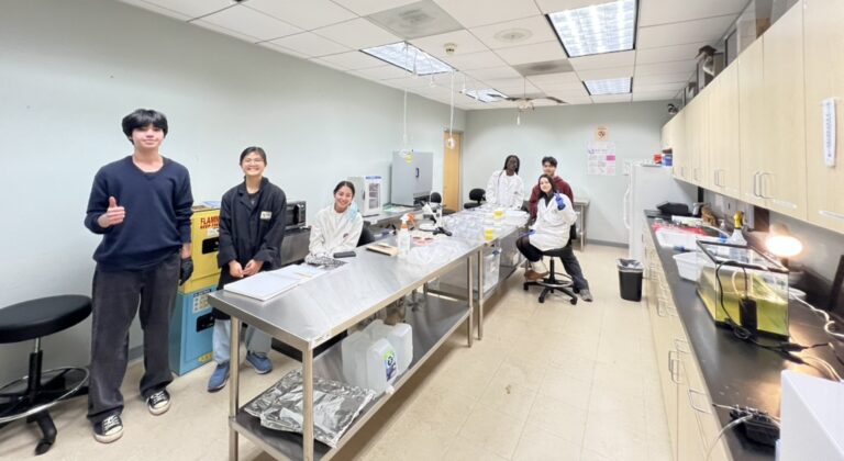 Students at Madrona Marsh Nature Center in the Lab